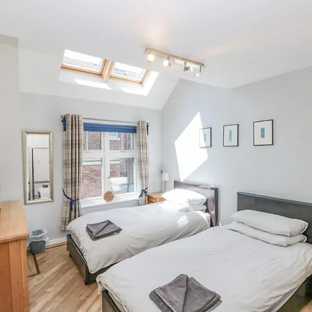 Harbour Apartment *